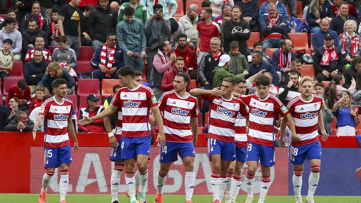 El Granada supera a un flojo Osasuna para resistirse al descenso