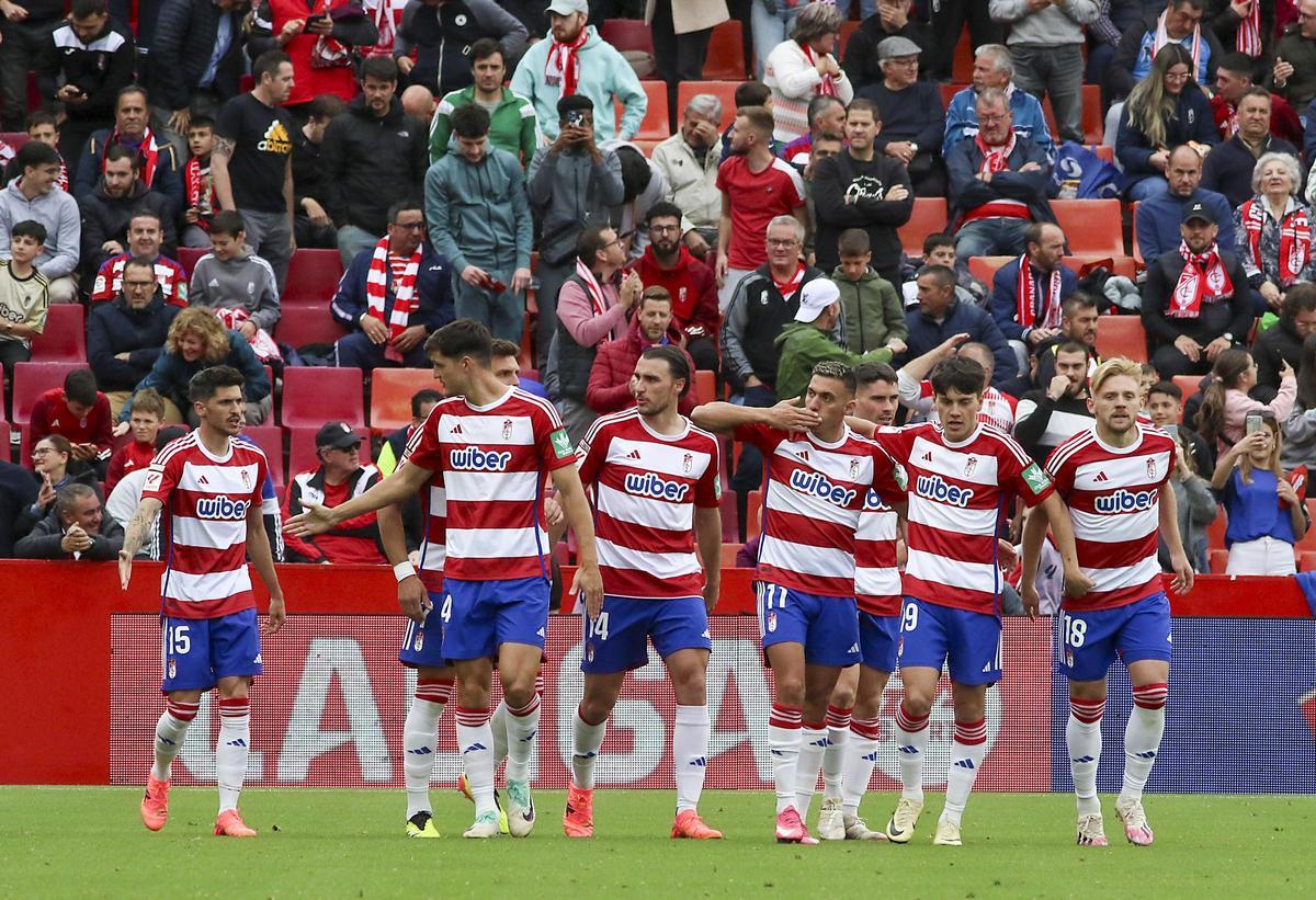 El Granada supera a un flojo Osasuna para resistirse al descenso
