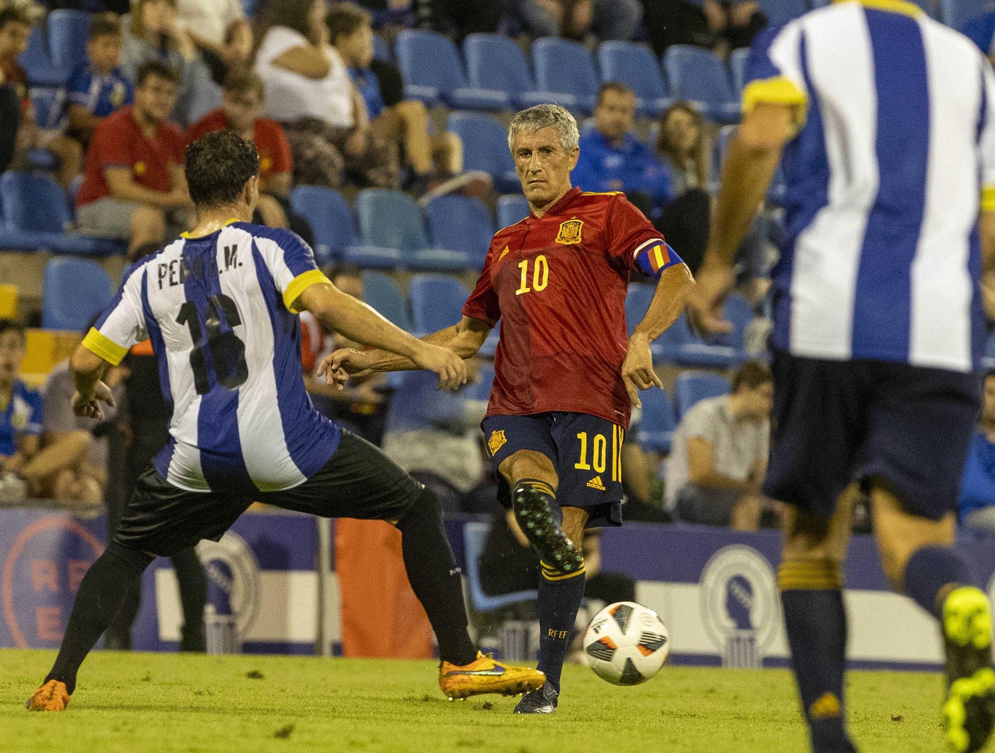 Leyendas del Hércules frente a leyendas de la Selección Española: Las imágenes del partido del Centenario