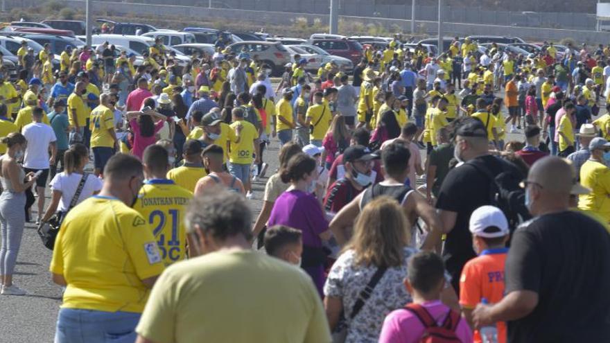 El derbi vuelve al estadio con aficionados