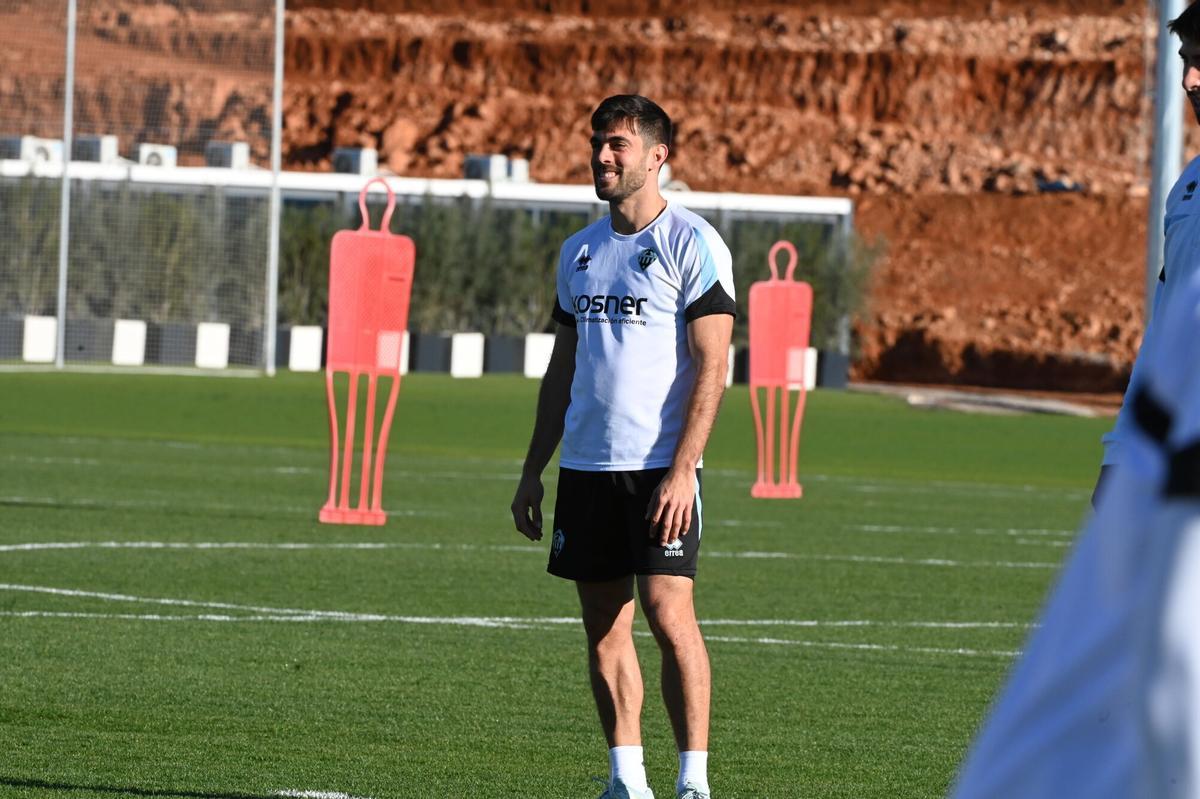 El equipo de Pablo Hernández se ejercita en la ciudad deportiva Globeenergy