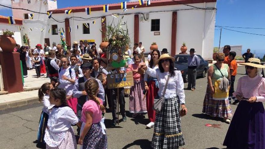 Festejos del último Día de Canarias en la escuela de Cazadores (Telde).