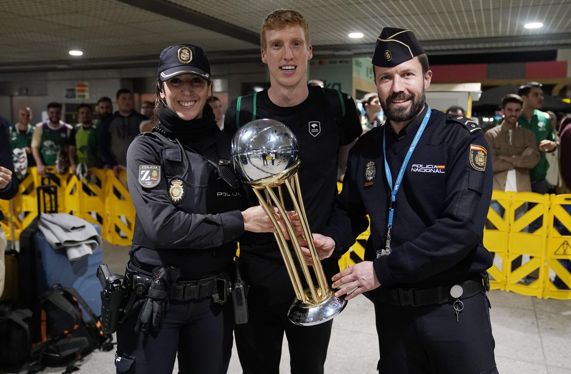 La llegada del Unicaja al aeropuerto de Málaga tras ganar la Copa del Rey