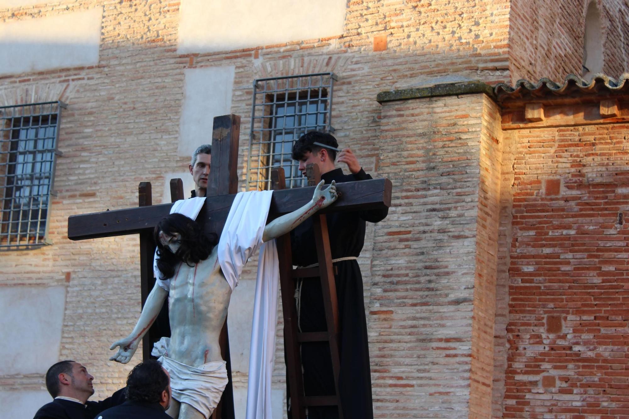 GALERÍA | Así ha sido la procesión oficial de Jesús Muerto