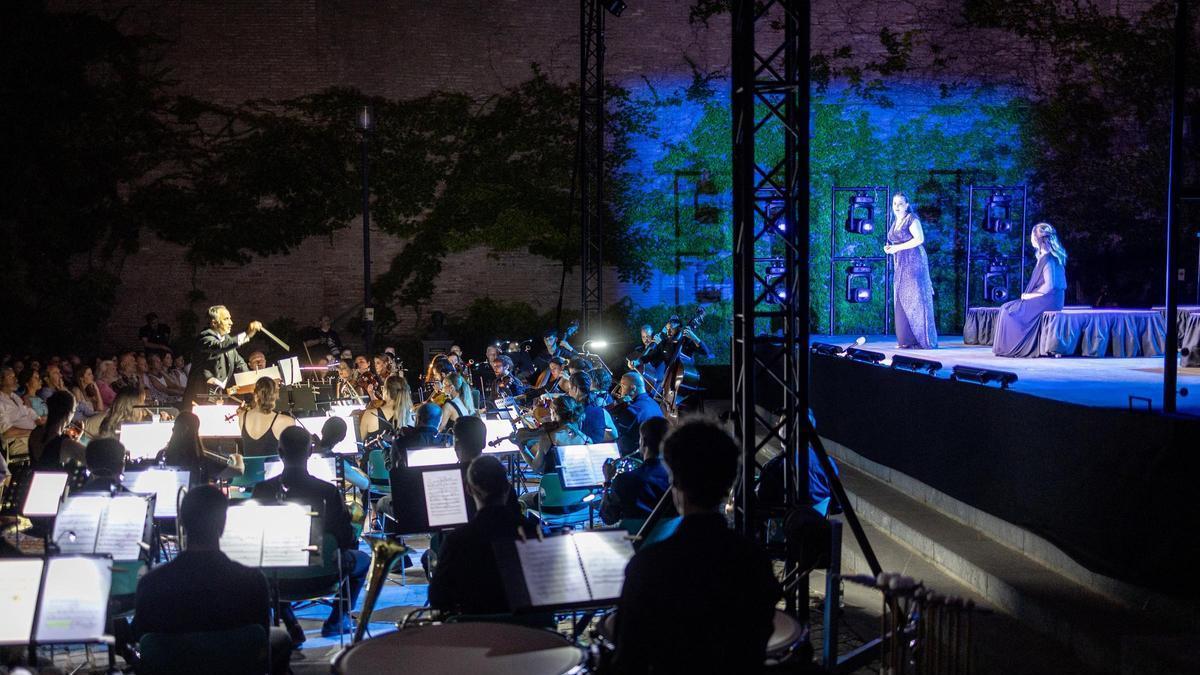 La ópera 'Il Trovatore' llena de emoción el palacio de la Aljafería: Manrique y Leonor vuelven a su 'hogar'