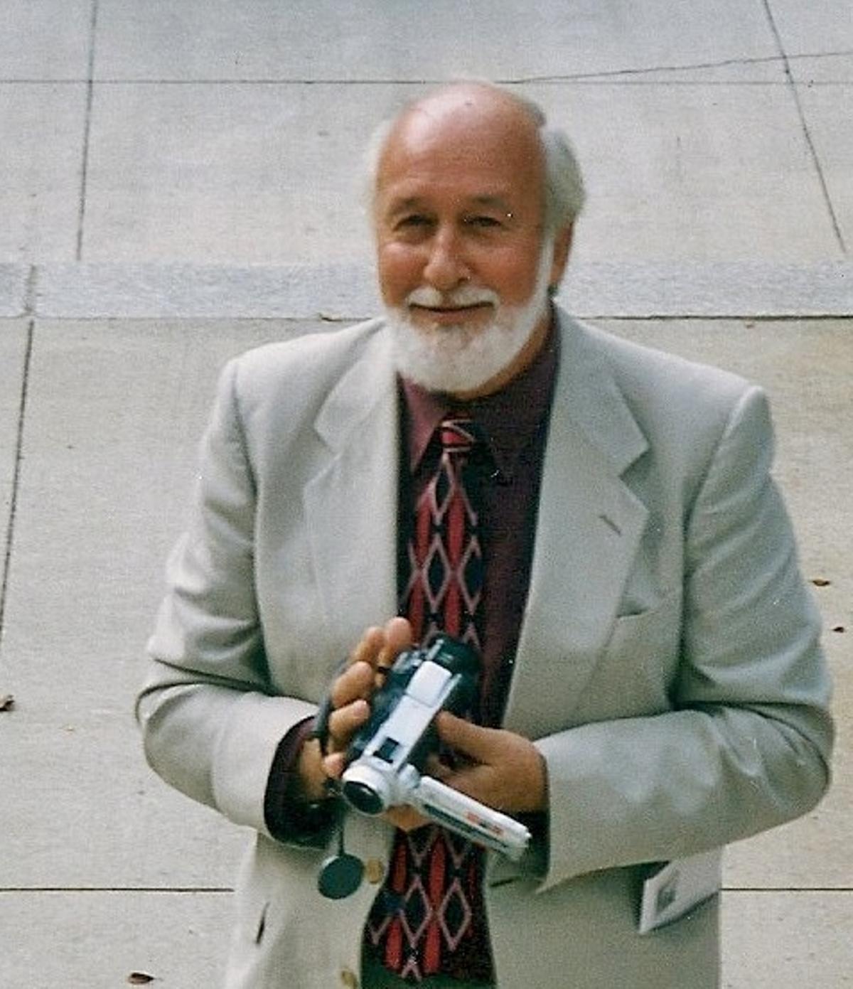 El artista Jorge Castro Flórez