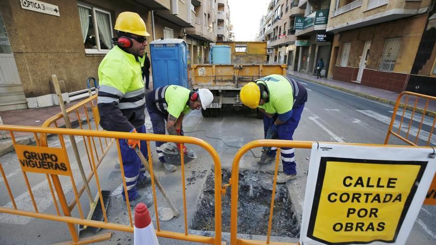 Agamed comienza la renovación del alcantarillado de la calle Antonio Machado de Torrevieja