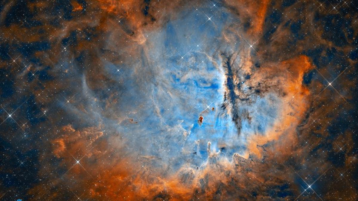 Una nebulosa donde se forman estrellas, a 10.000 años luz de distancia