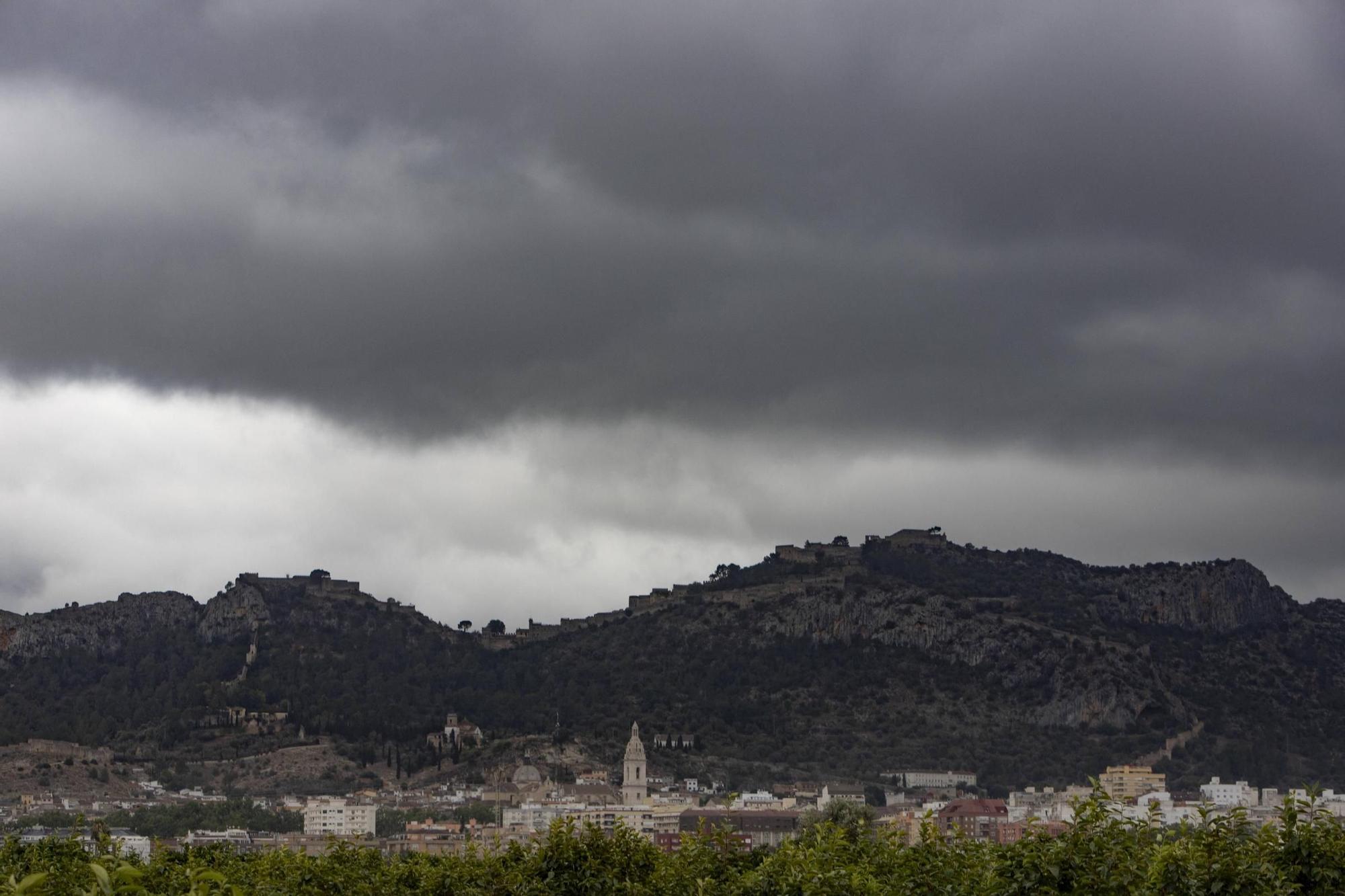 Las lluvias descargan de forma intensa pero muy corta en Xàtiva
