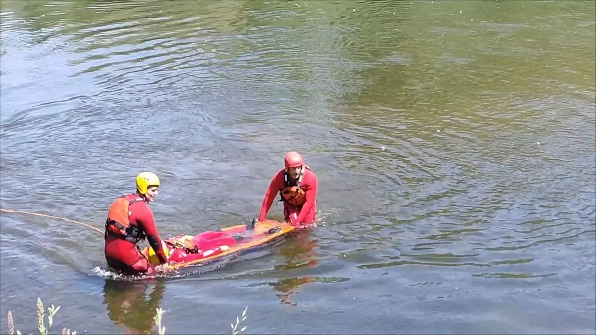 Un simulacro llevado al límite pone a prueba el operativo de rescate por inundaciones de Castilla y León, en Benavente
