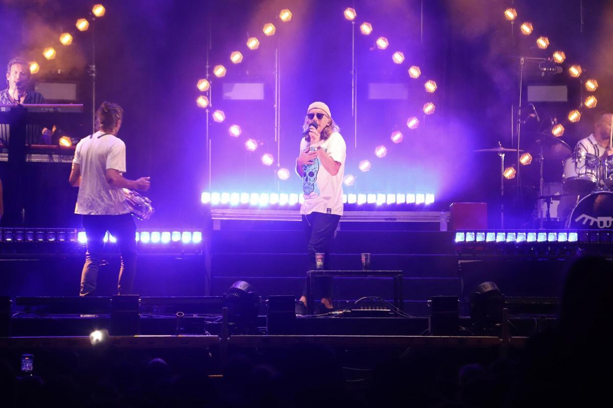 La Fúmiga omple la Rambla de Figueres en l'últim concert amb entrada lliure abans del seu comiat
