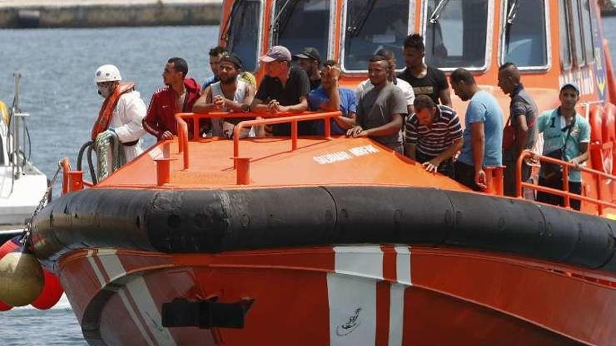 Rescatan a 132 inmigrantes en Melilla, Granada y Alicante