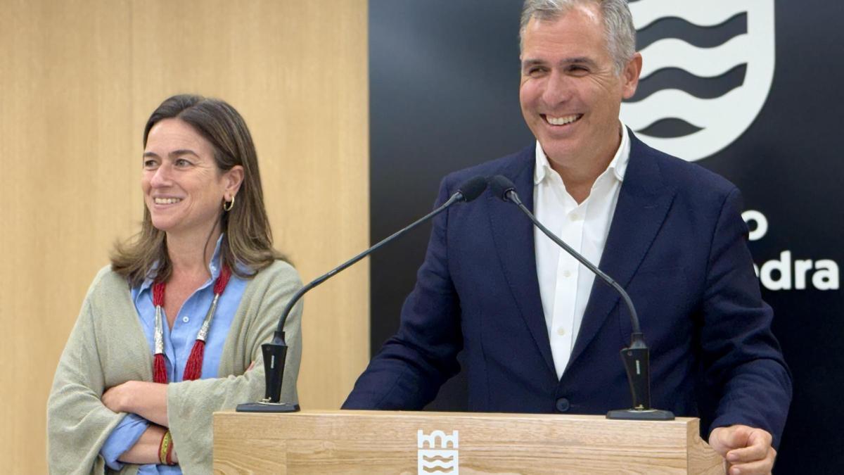 La concejala y senadora Pepa Pardo y Rafa Domínguez