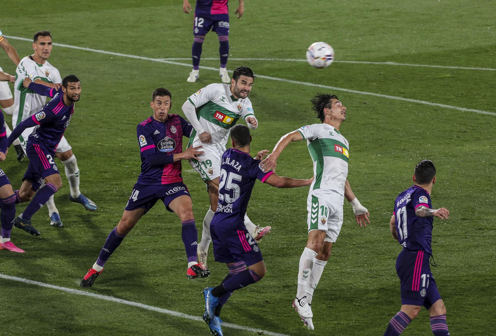 Elche 1 - Valladolid 1: El Elche no sabe ganar