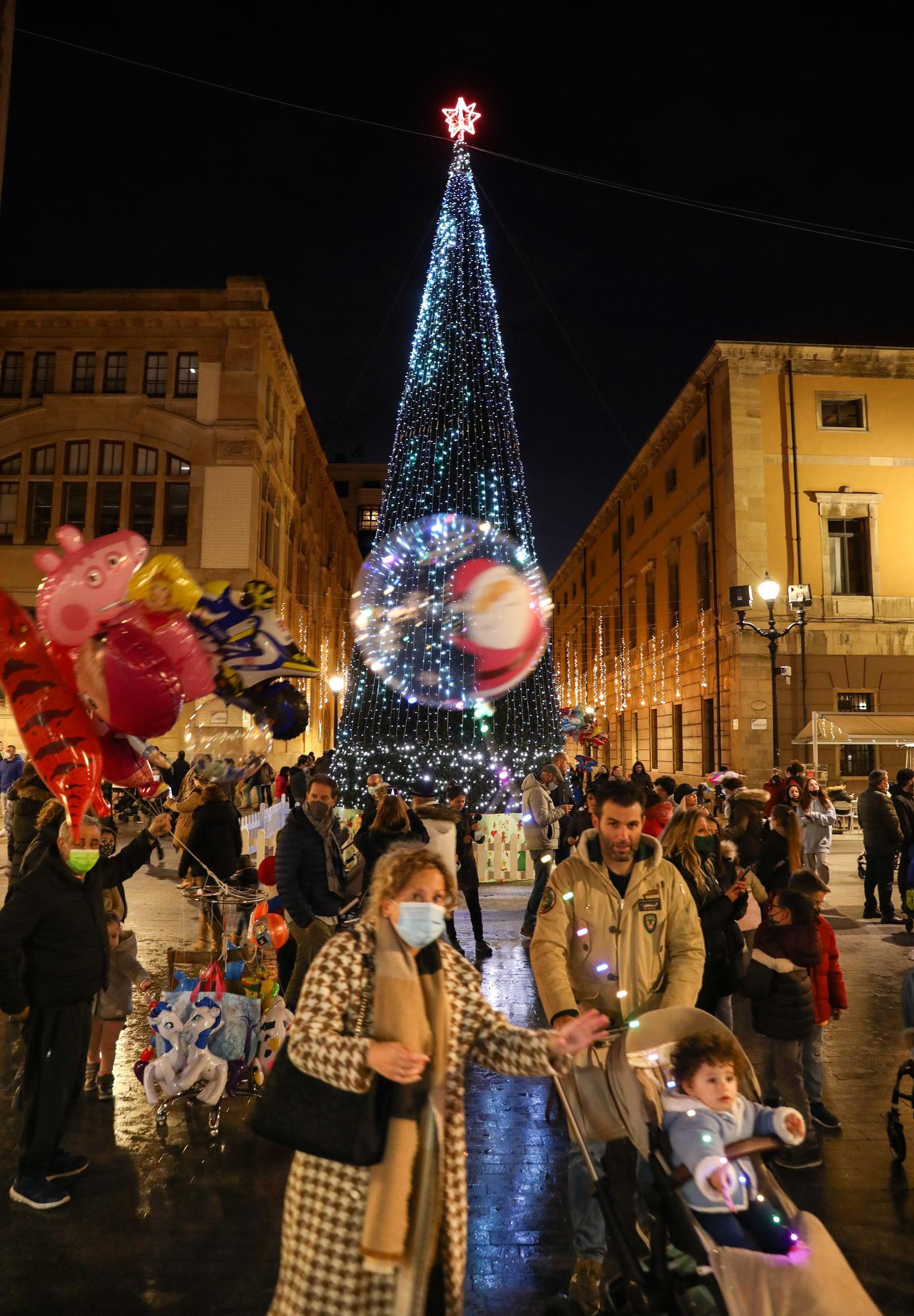 Gijón celebra el encendido del alumbrado navideño