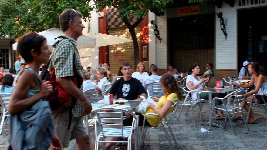 Polémica por la ampliación del horario de los veladores