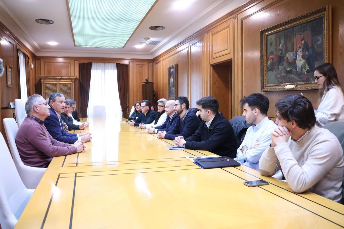 La Diputación de Zamora, organizaciones profesionales agrarias y la industria quesera abordan el déficit de produccion de leche de cabra en la provincia.