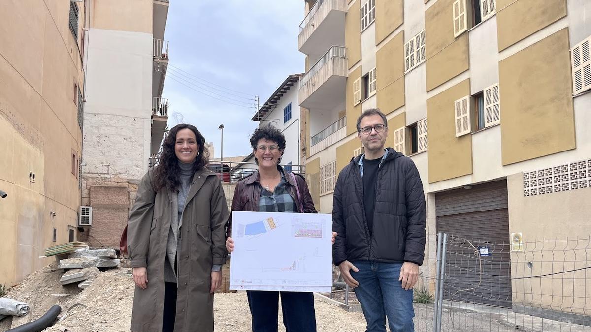 El Ayuntamiento inicia la restauración de un talud en Porto Cristo