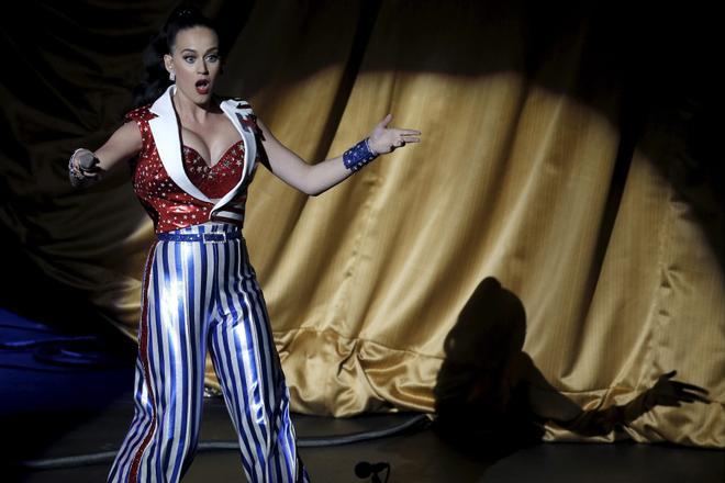 Katy Perry vuelve a los escenarios