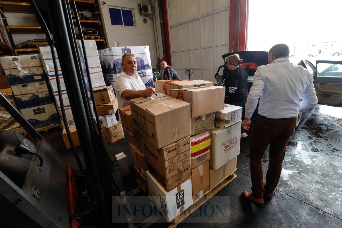 Guardias civiles de la provincia envían desde Ibi 40 toneladas de ayuda humanitaria a Ucrania