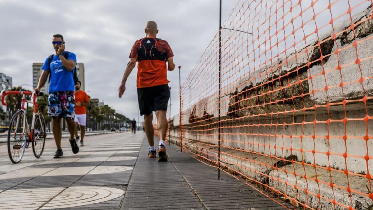 Muros de la Avenida Marítima, en mal estado