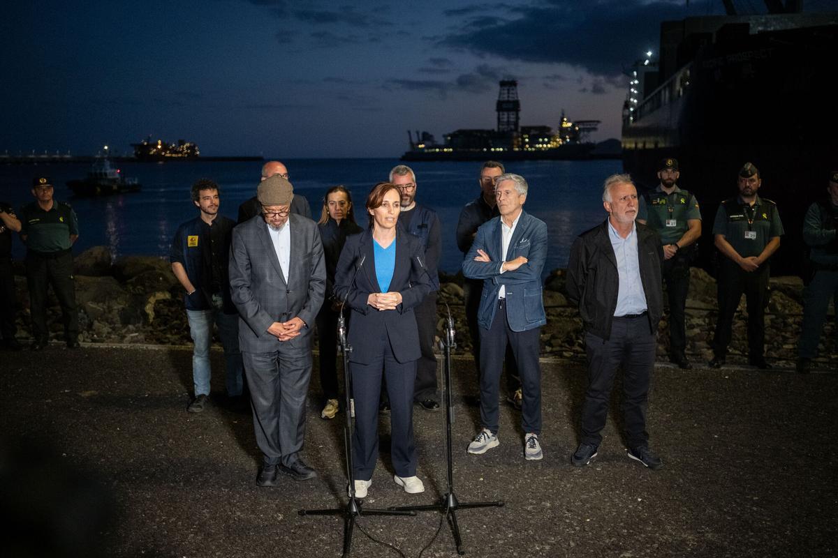 Los ministros de Sanidad, Interior y Política Territorial en el puerto de Granadilla