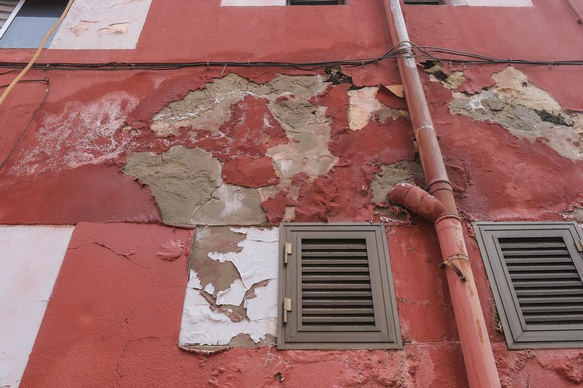 Viviendas de Grupo Sanz Orrio en La Isleta en malas condiciones