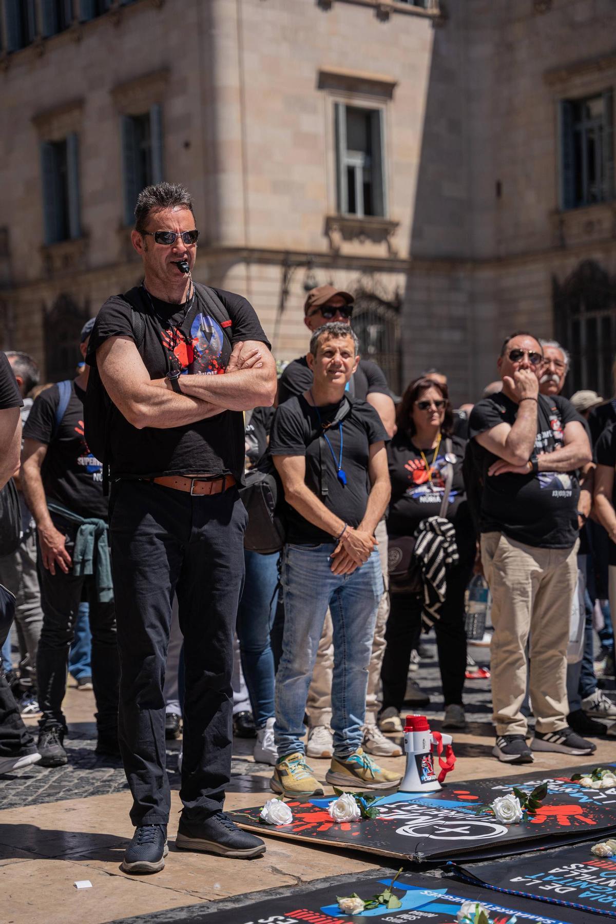 Trabajadores de prisiones se manifiestan en Barcelona para tener mayor seguridad.