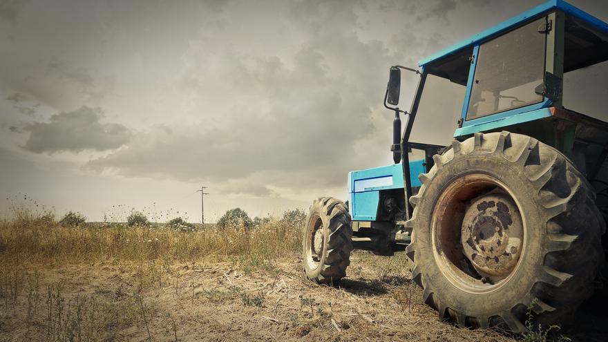 Evacuado un hombre en Forcarei tras caerle el remolque de su tractor en la pierna