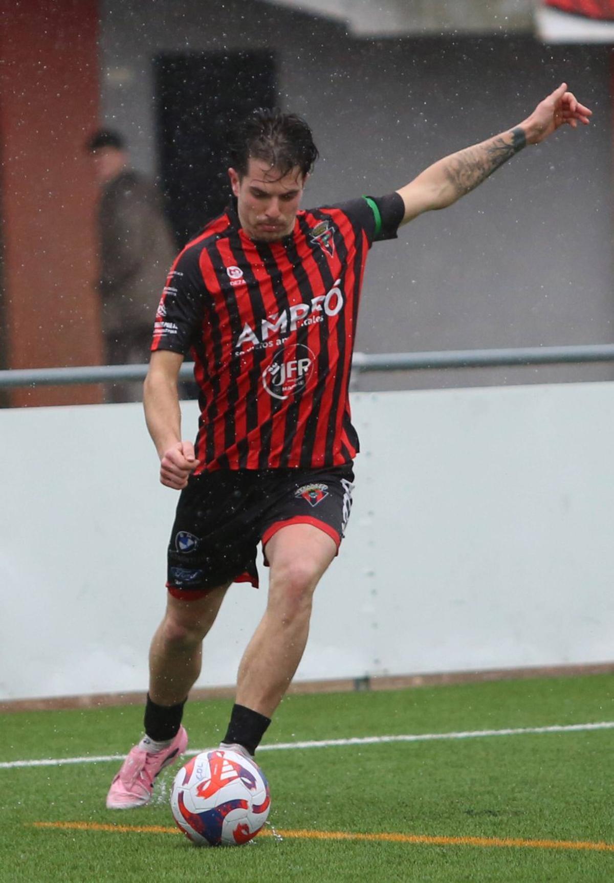 Manu Fuentes, ayer, durante el Lalín-Órdenes. | BERNABÉ/AMANDA CASTRO