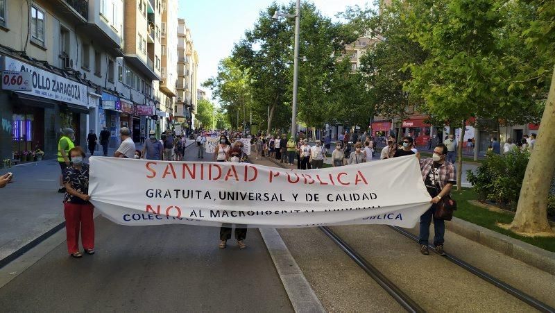 Manifestación en contra del hospital privado