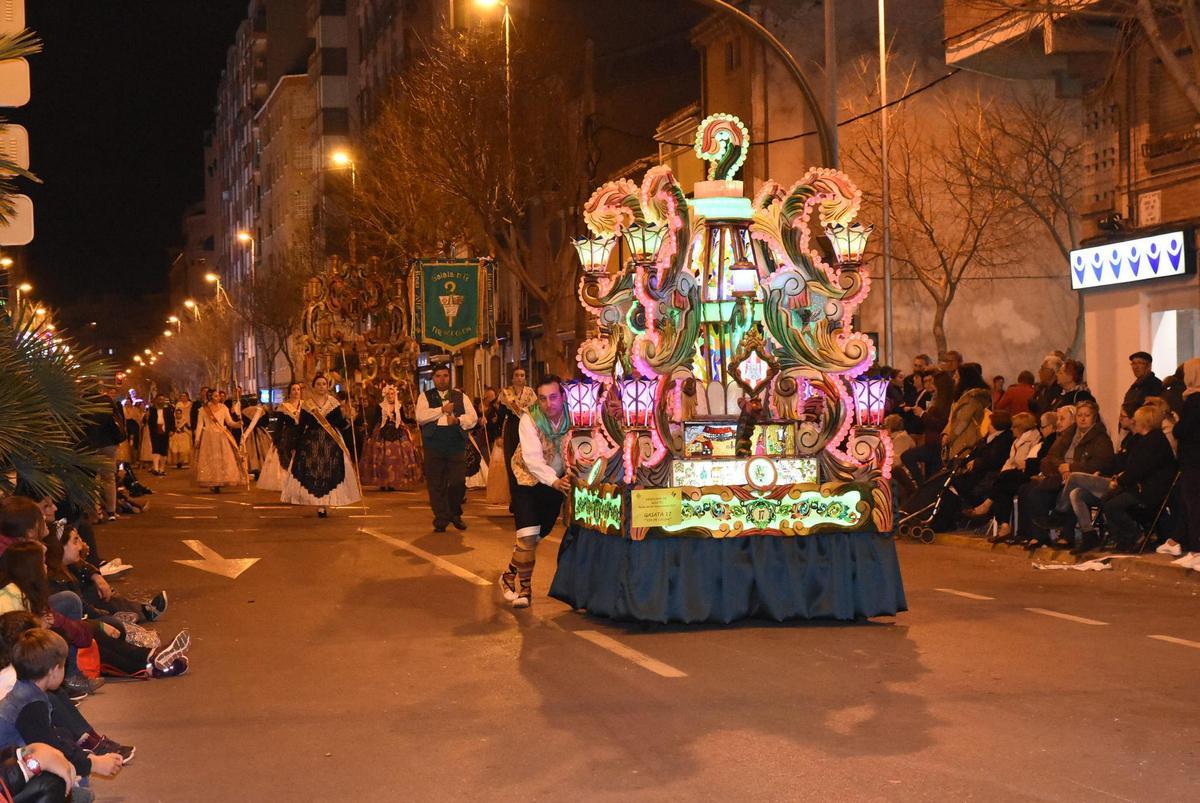 Las gaiatas quizá no sean el elemento preferido de algunos en fiestas, pero ridiculizarlas no es una opción.