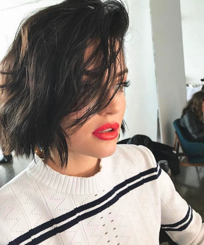 Cortes pelo rizado: Lucy Hale