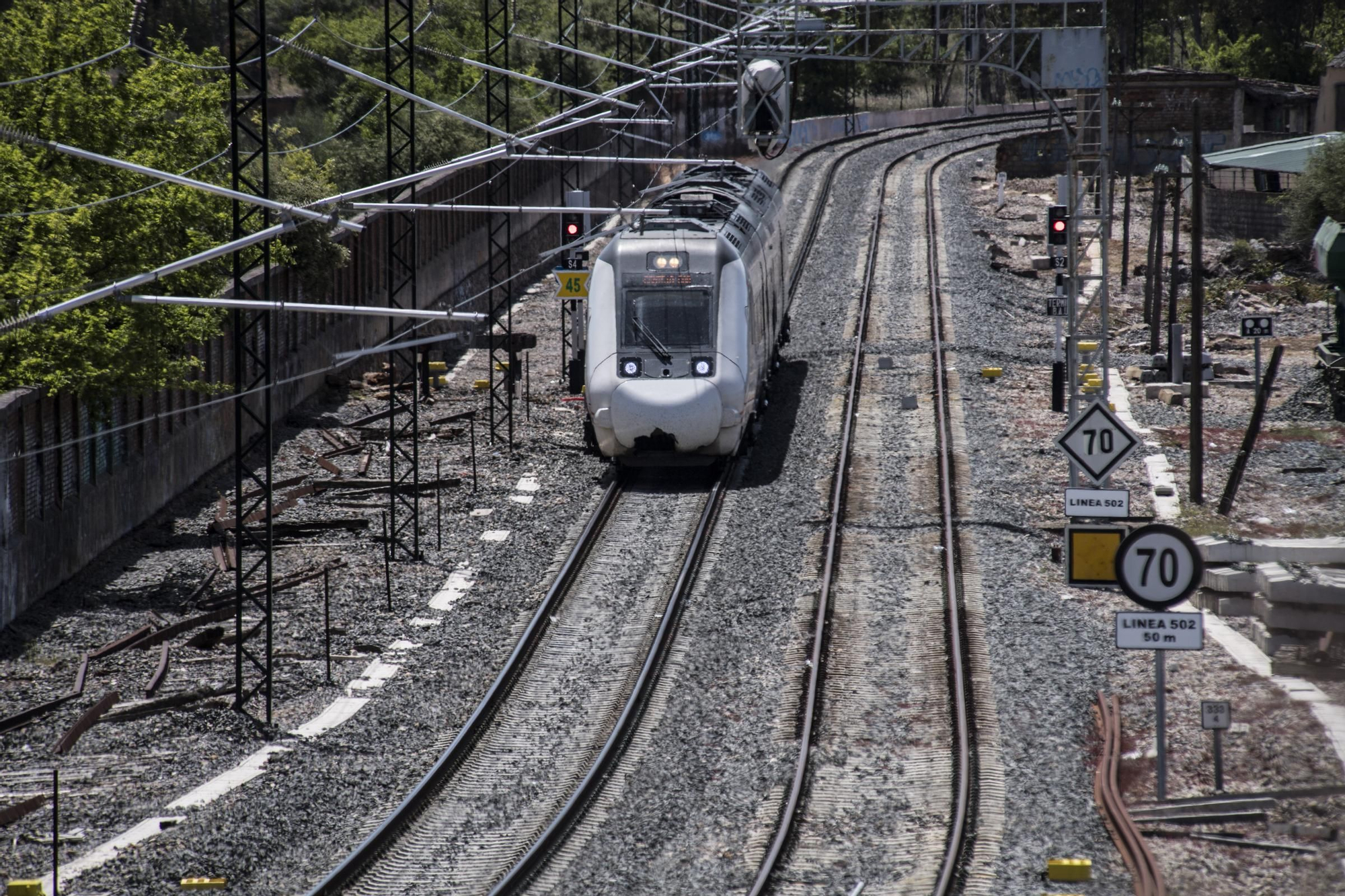 Galería | Trenes de media distancia llegan a Cáceres en imágenes de archivo