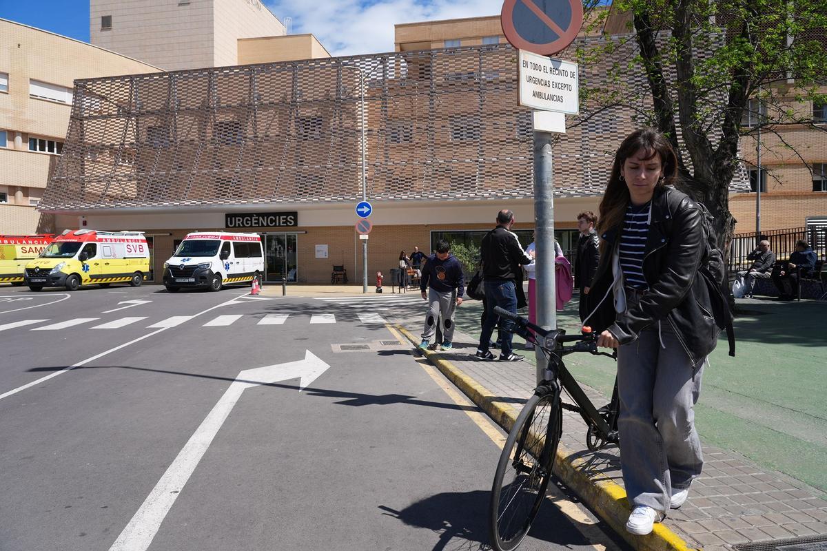 Fachada del Hospital General de Castellón, con el acceso a Urgencias