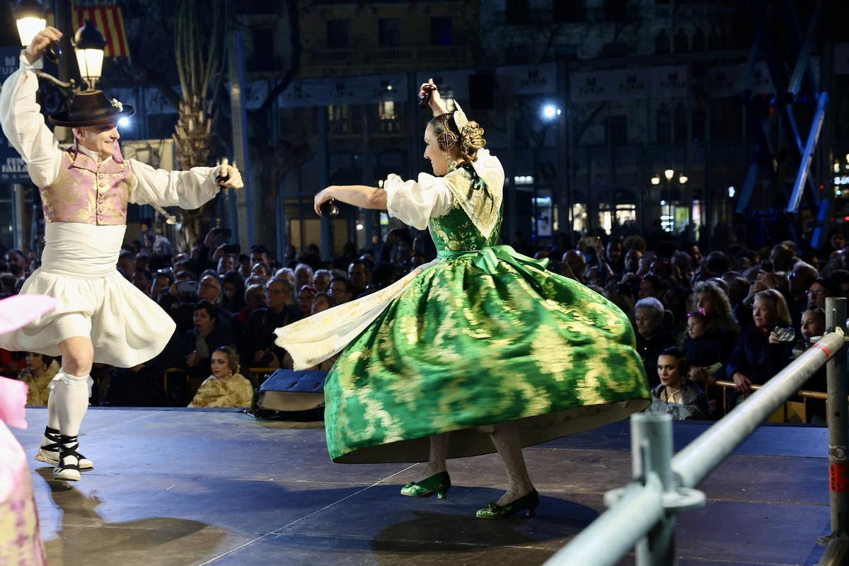Bailes Tradicionales a pie de Ayuntamiento en las Fallas 2026