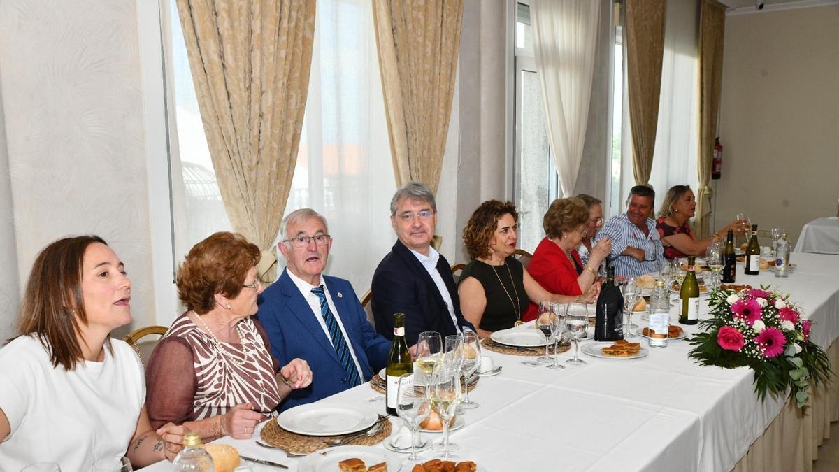 Los pensionistas y jubilados de O Grove, de comilona en Sanxenxo.