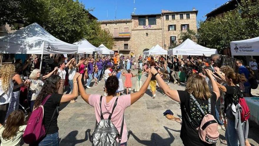 Ambient festiu en la primera edició de la Matinal de Cultura Popular de Santpedor