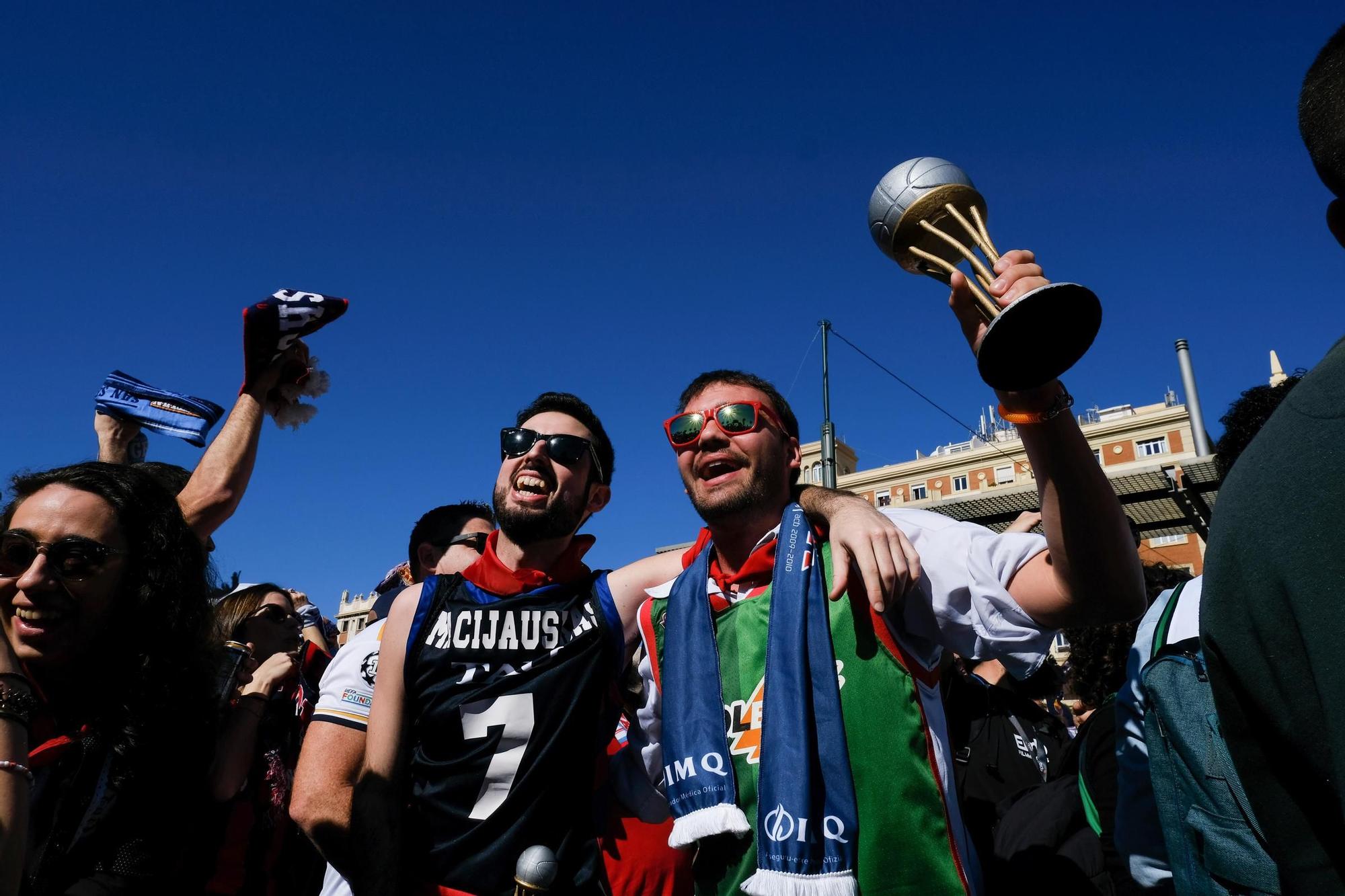 Las aficiones de la Copa del Rey tomaron el Centro este sábado, antes de las semifinales