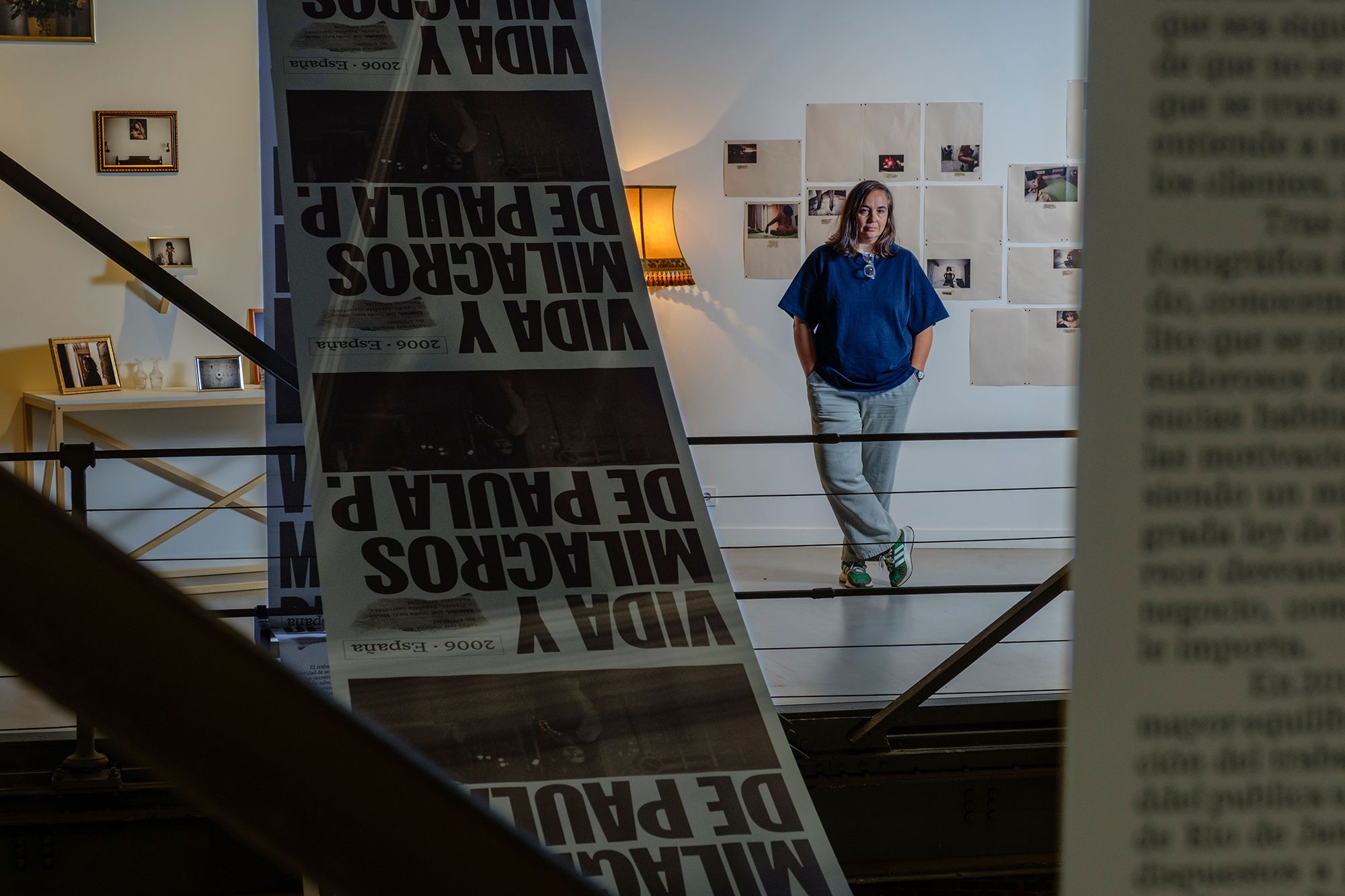 Cristina de Middel, en la instalación con sus fotografías