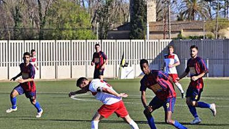 Una acció del partit de l&#039;Escala contra el Can Gibert.