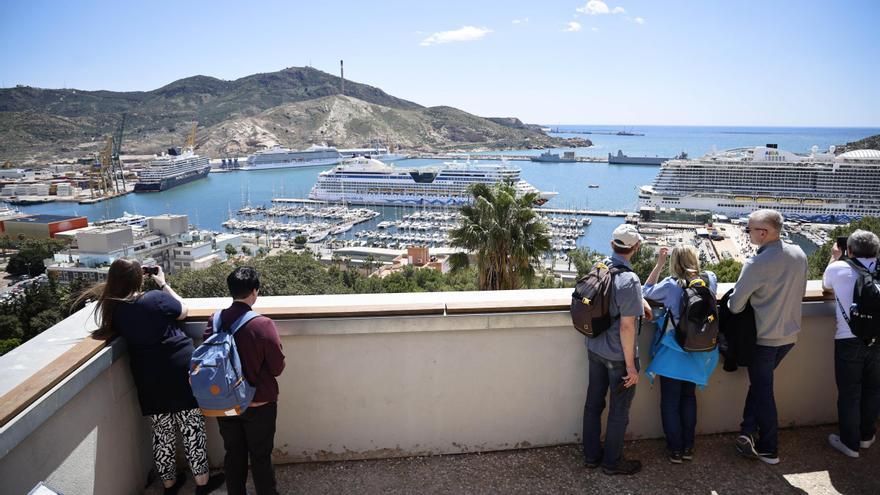 24 cruceros desembarcarán en Cartagena más de 30.000 turistas este mes de mayo