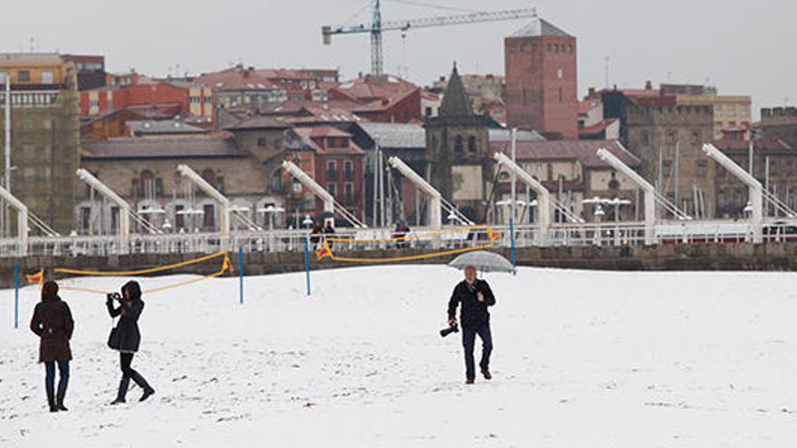 Una masa fría del Nordeste trae la nieve a Asturias