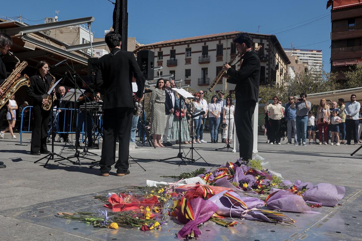 Conmemoración del bombardeo del Mercado Central de Alicante convocada por el Ayuntamiento.