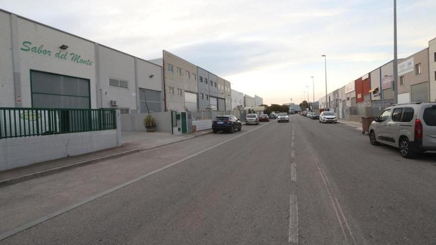 Muere un trabajador en Canet al caer de una altura de 8 metros