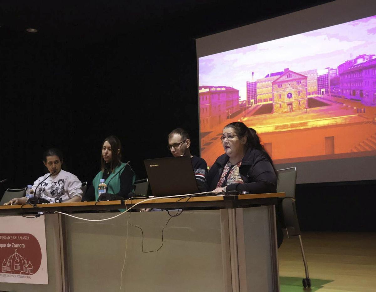 La profesora Natividad Antón, junto Jorge Bautista, Victoria Santos y José Carlos Rebollo (izquierda). | |  VÍCTOR GARRIDO