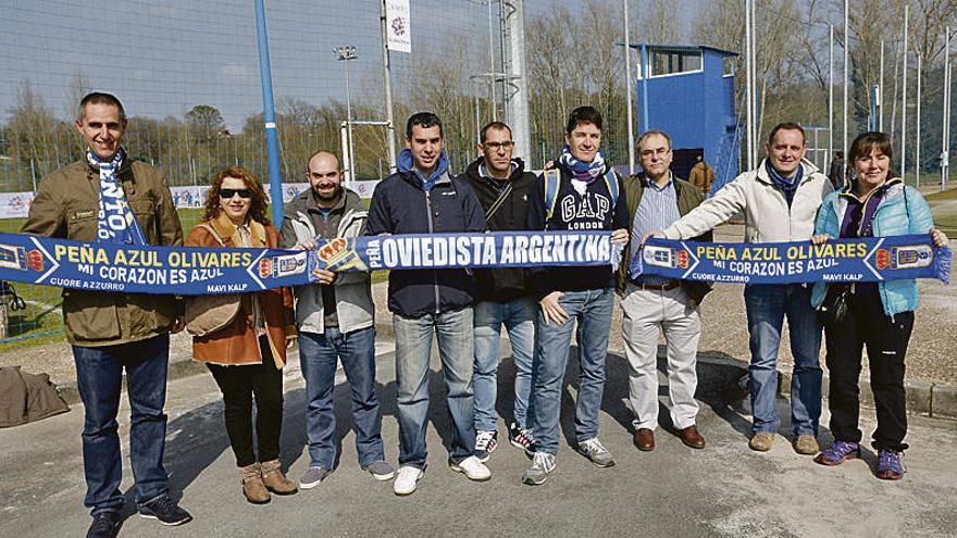 Por la izquierda, Juan Manuel Peláez, Martín Gatti, Leandro Alexandre y Hermes Garreffa, en la visita que realizaron al estadio Carlos Tartiere.