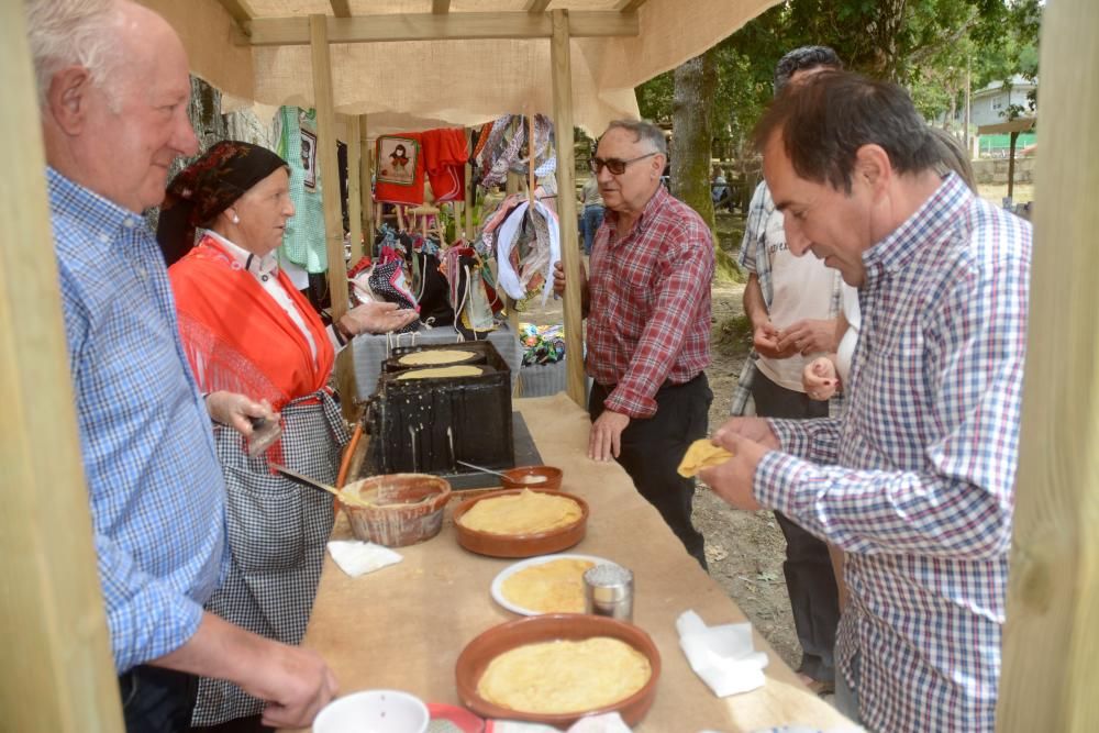 La feria de Cuspedriños rememora su esplendor