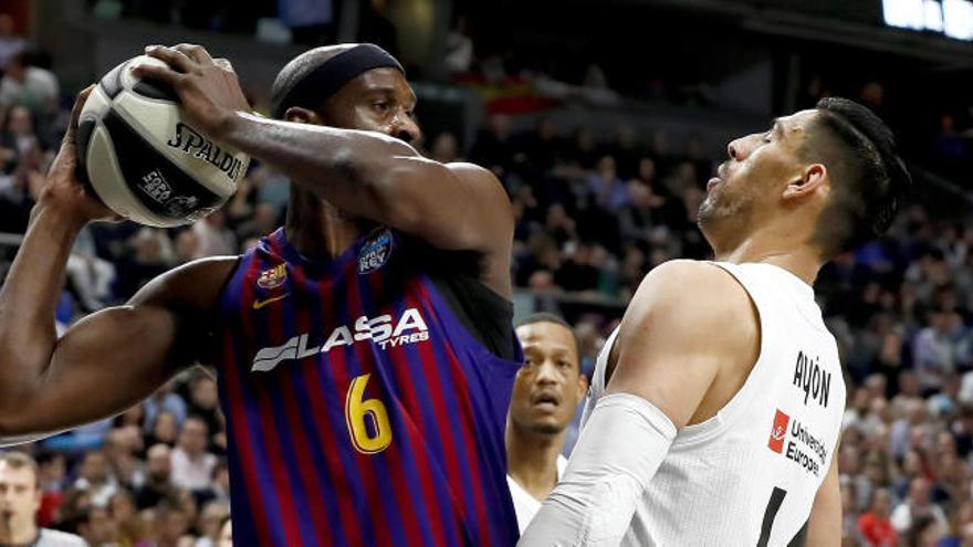 Chris Singleton, en un choque ante el Real Madrid.