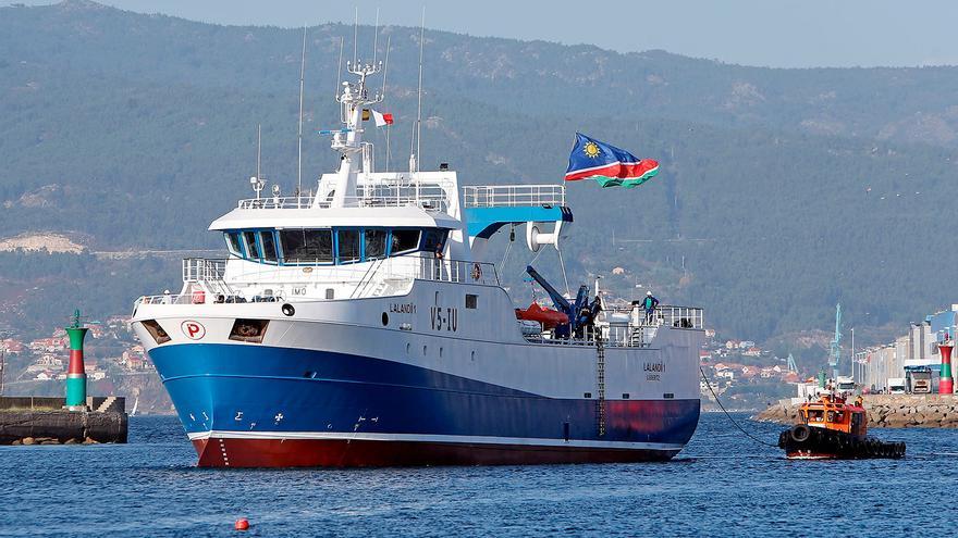 Doble amenaza para el caladero gallego en Namibia: fosfato... y ahora también petróleo